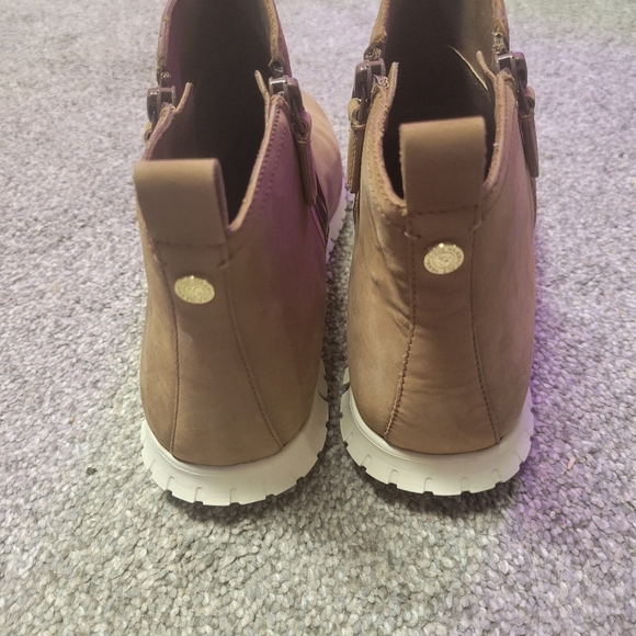 Cole Haan - Picture 4 of 11